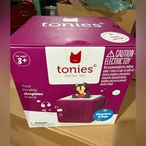 Tonies Starter Set - Magenta Box with Playtime Songs